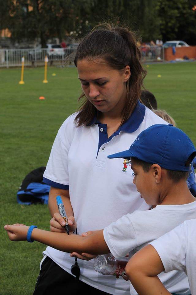 Tamara Benkovic as a coach at Cross Cultures' Open Fun Football Schools