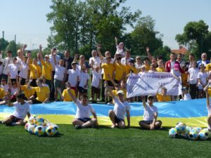 Group of children and volunteers in Ukraine